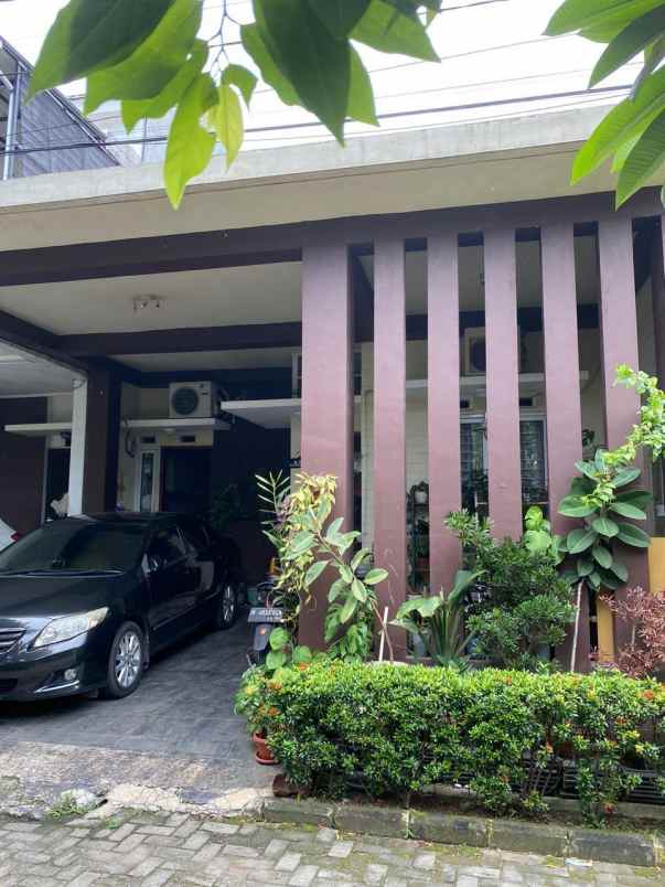 dijual rumah sawah lama