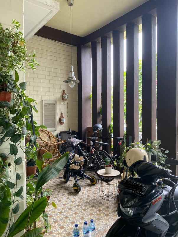 dijual rumah sawah lama