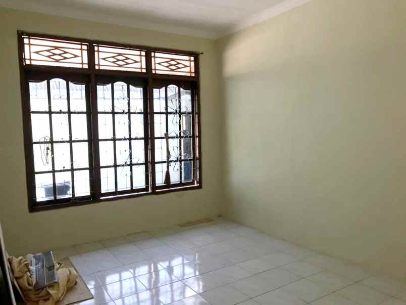 dijual rumah sawah lama ciputat