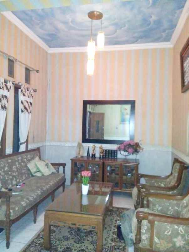 dijual rumah sawah lama ciputat