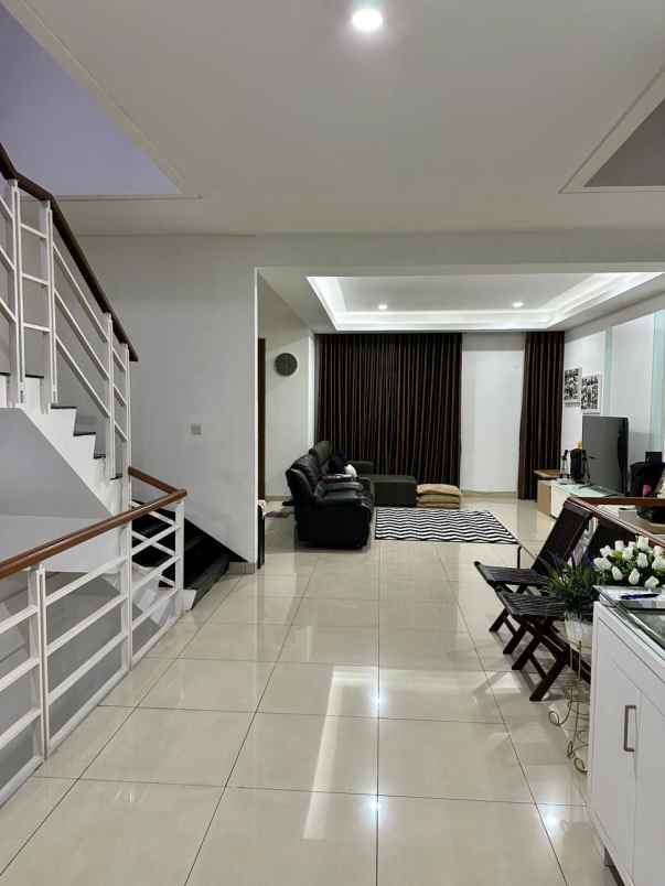 dijual rumah sayap pasteur