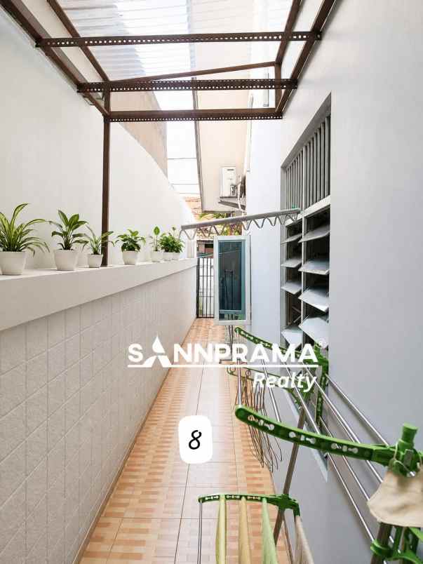 dijual rumah second dalam komplek villa bintaro indah