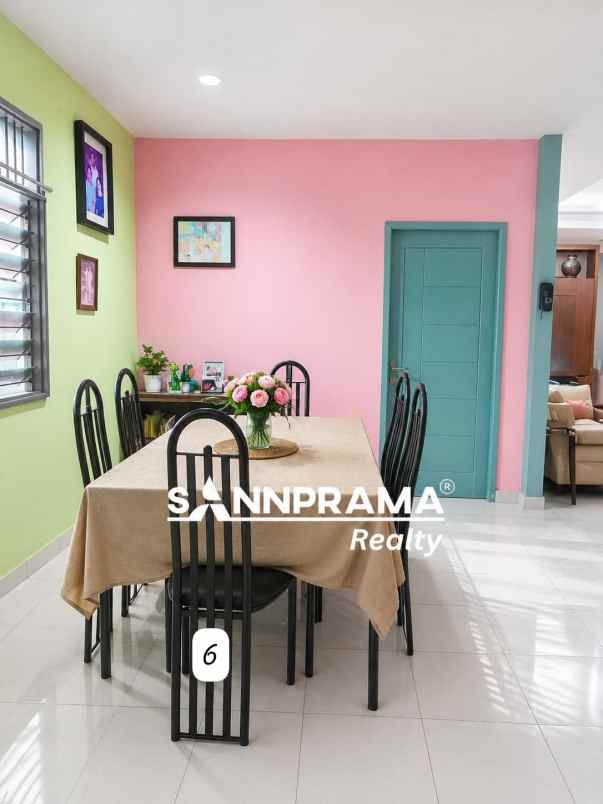 dijual rumah second dalam komplek villa bintaro indah