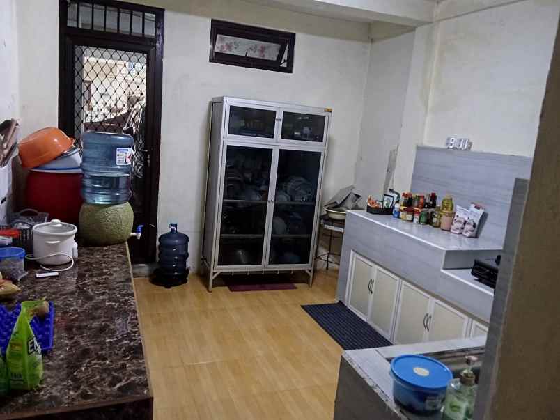 dijual rumah semolowaru elok kec
