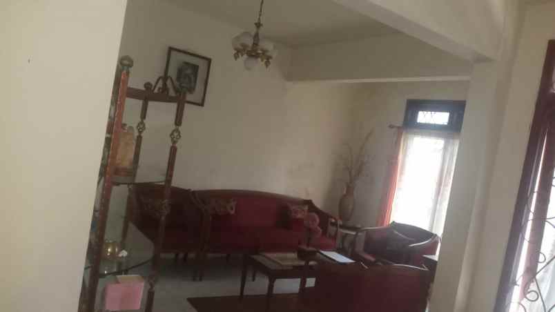 dijual rumah semolowaru elok kec