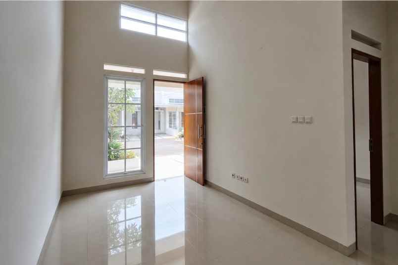 dijual rumah sentul