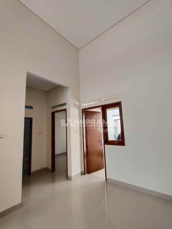 dijual rumah sentul