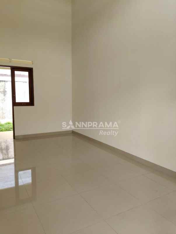dijual rumah sentul