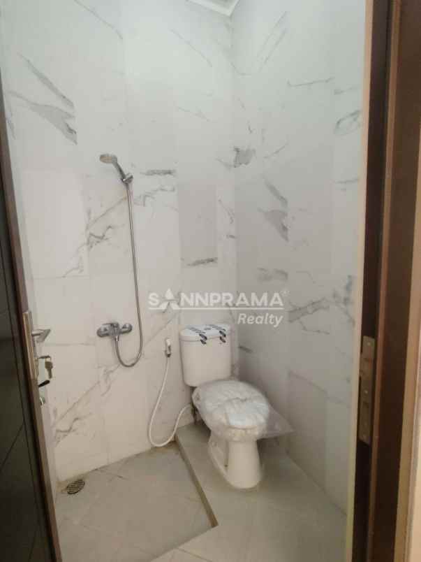 dijual rumah sentul
