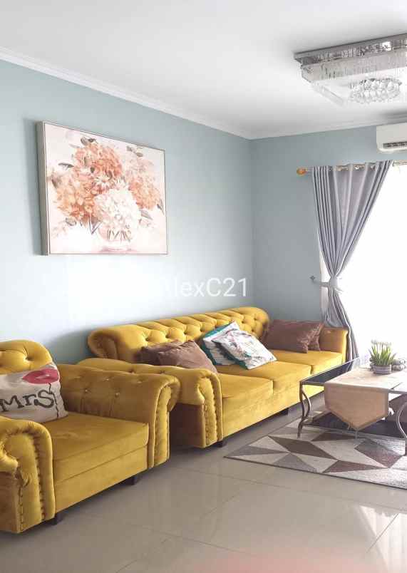 dijual rumah serua indah