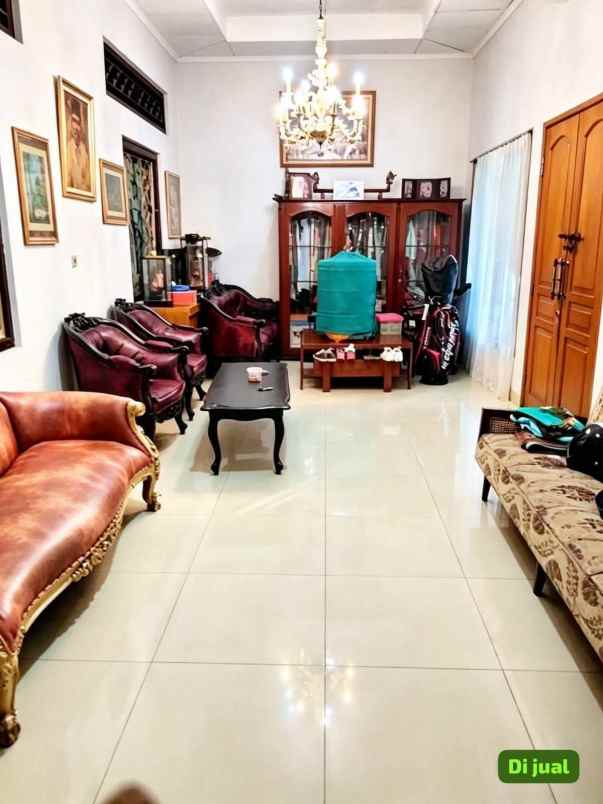 dijual rumah setiabudi