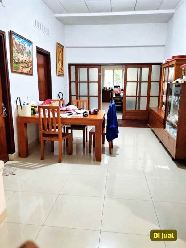 dijual rumah setiabudi