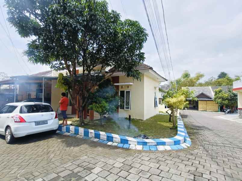 dijual rumah siap huni posisi hook lokasi saxophone