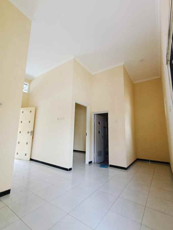 dijual rumah siap huni posisi hook lokasi saxophone