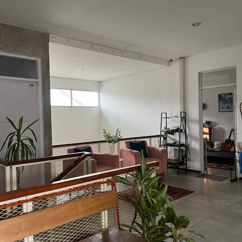 dijual rumah solontongan karawitan