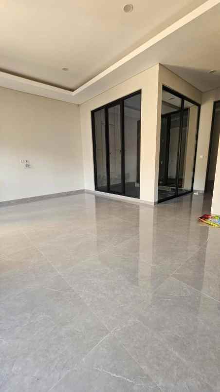 dijual rumah sutorejo