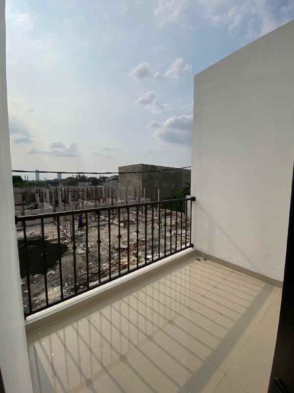 dijual rumah taman jivva