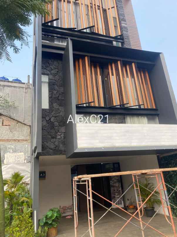 dijual rumah tegal parang mampang