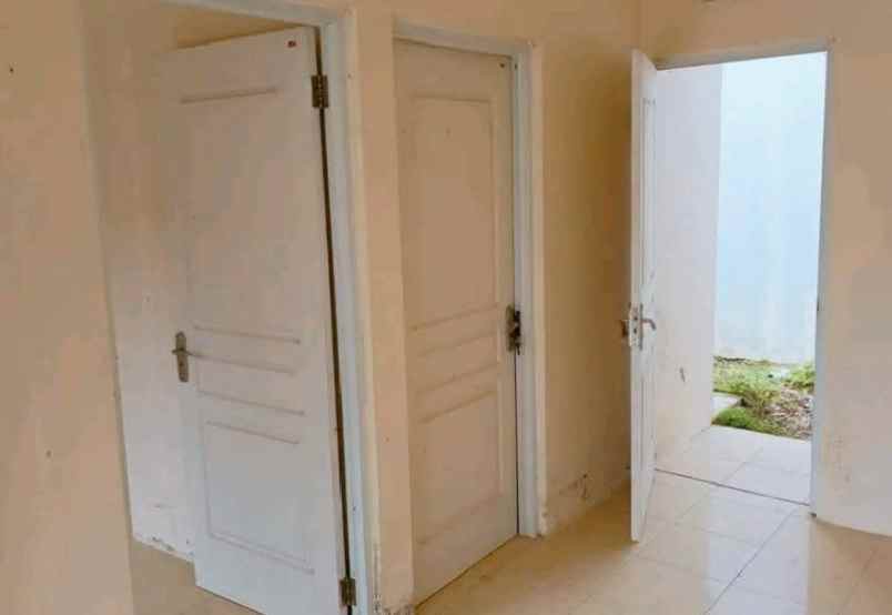 dijual rumah tembalang