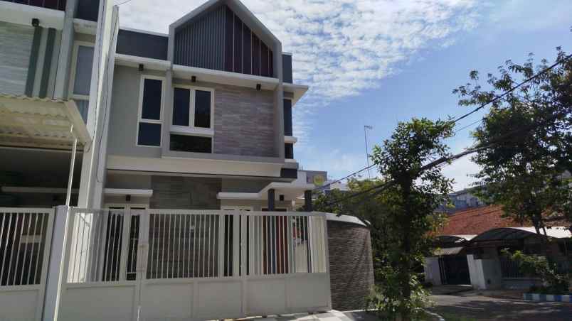 dijual rumah tenggilis