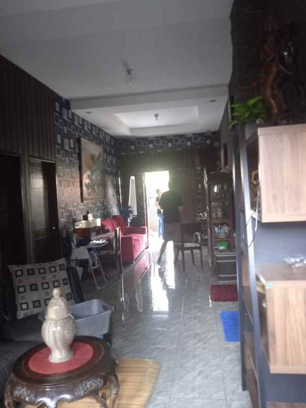 dijual rumah tenggilis mejoyo