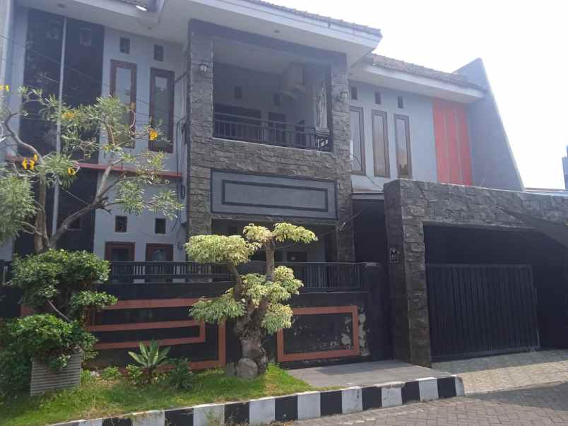 dijual rumah tenggilis mejoyo