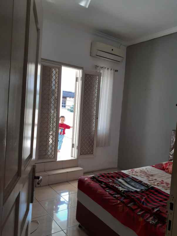 dijual rumah tenggilis mejoyo