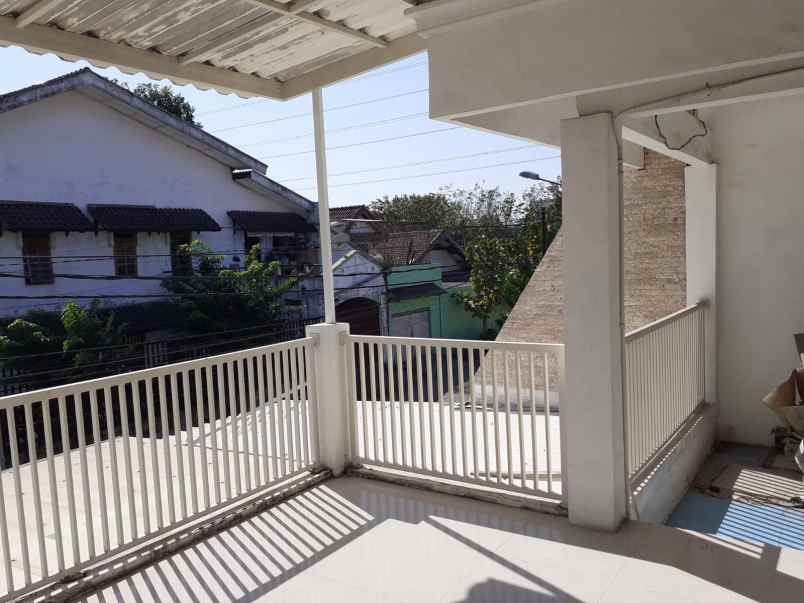 dijual rumah tenggilis mejoyo