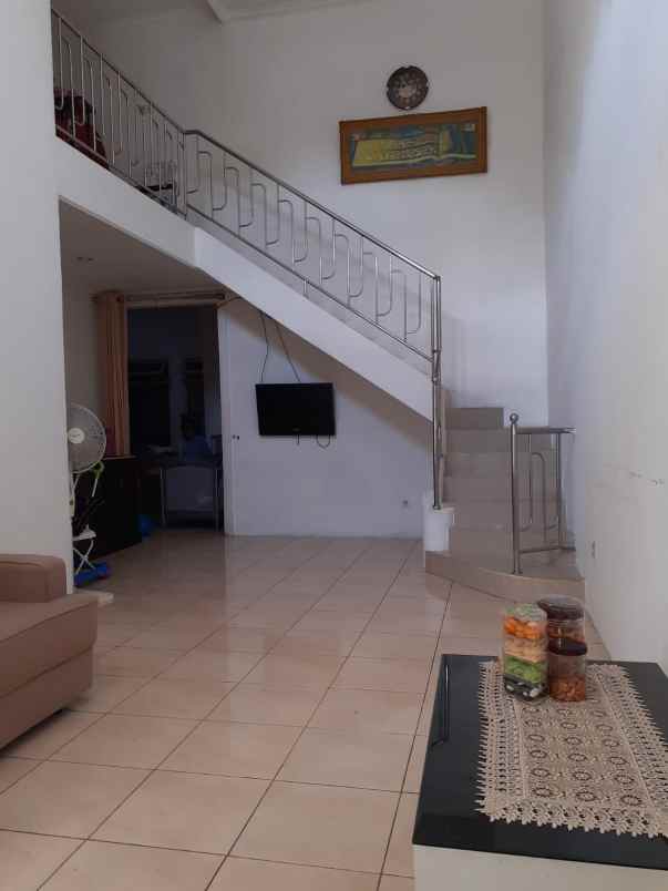 dijual rumah tenggilis mejoyo