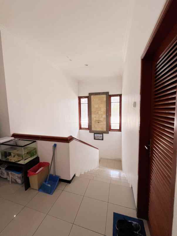 dijual rumah teras ayung residence