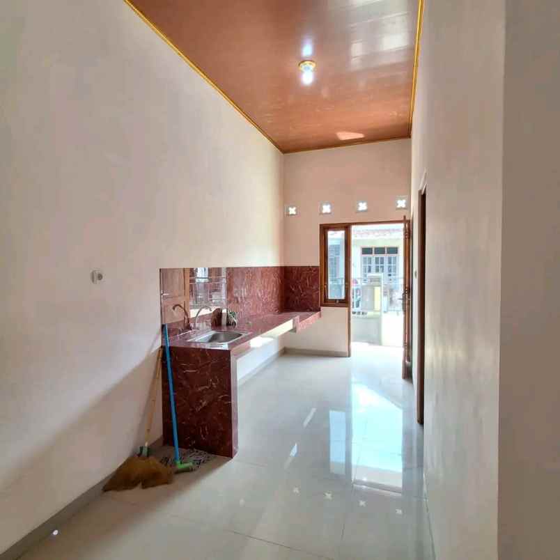 dijual rumah tirtomartani