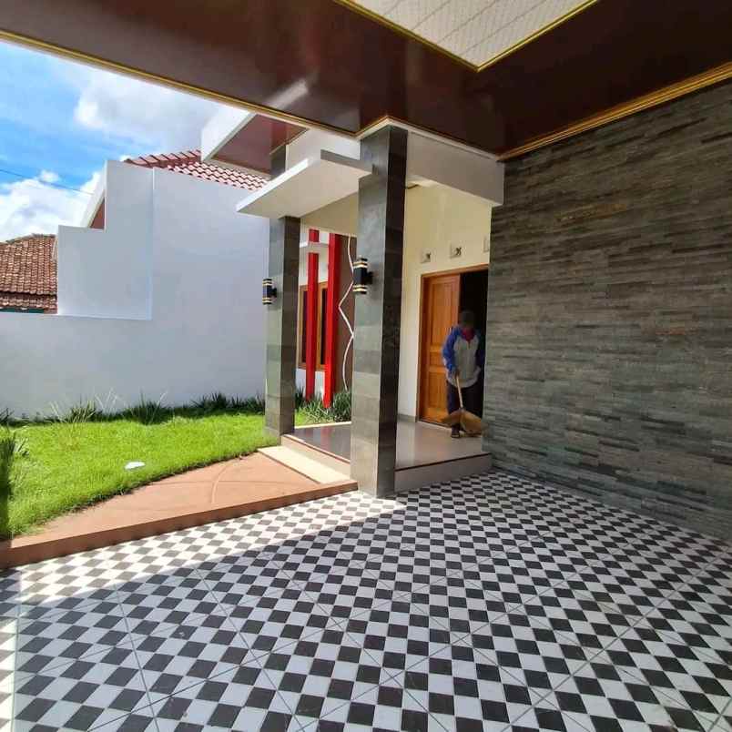 dijual rumah tirtomartani