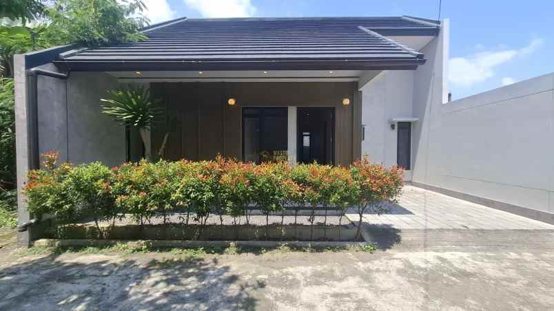 dijual rumah tirtomartani