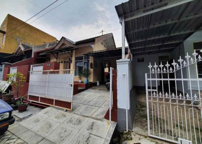 dijual rumah turun harga lokasi oma campus dau malang
