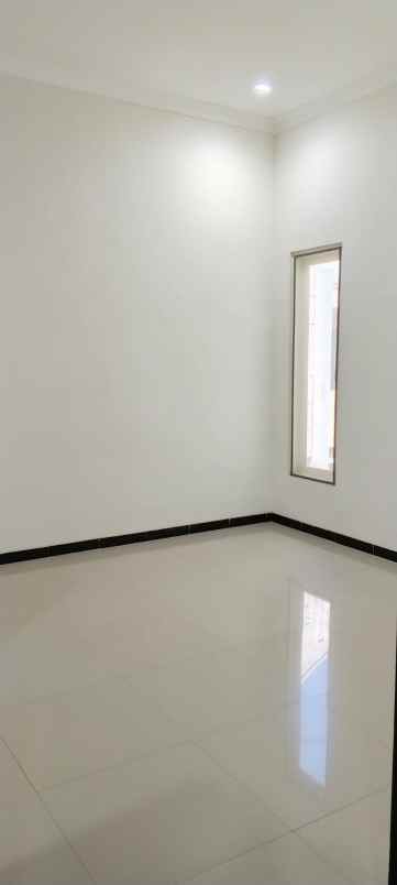 dijual rumah urban mansion