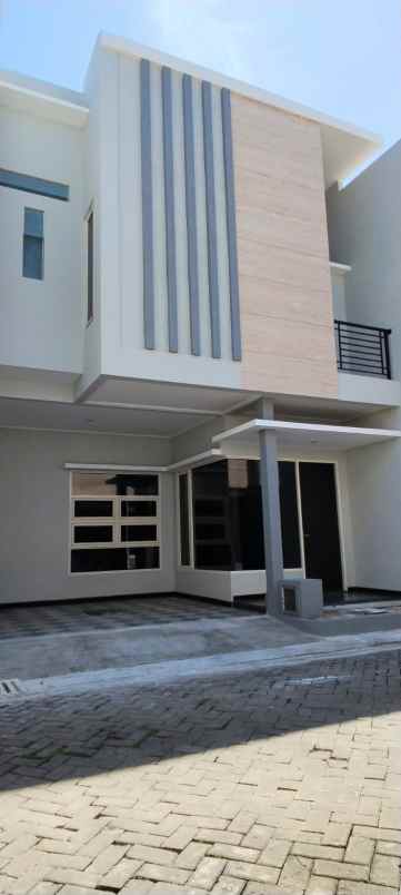 dijual rumah urban mansion