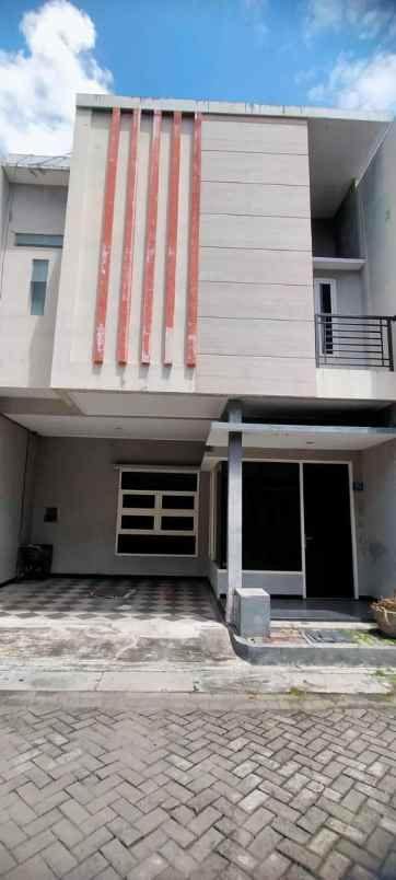 dijual rumah urban mansion