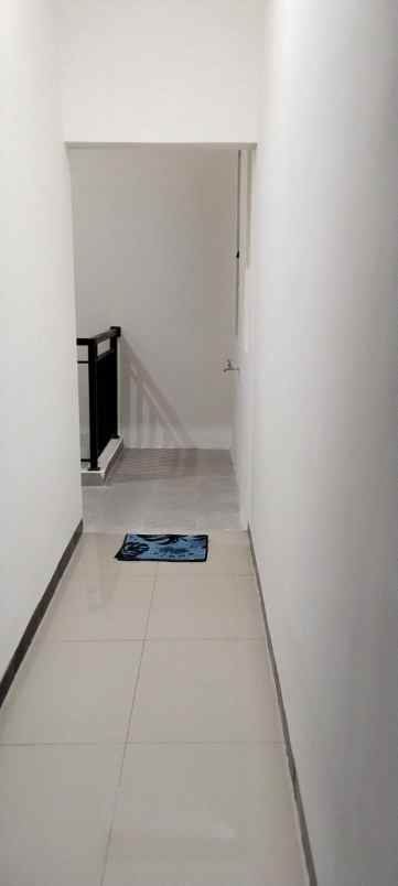 dijual rumah urban mansion