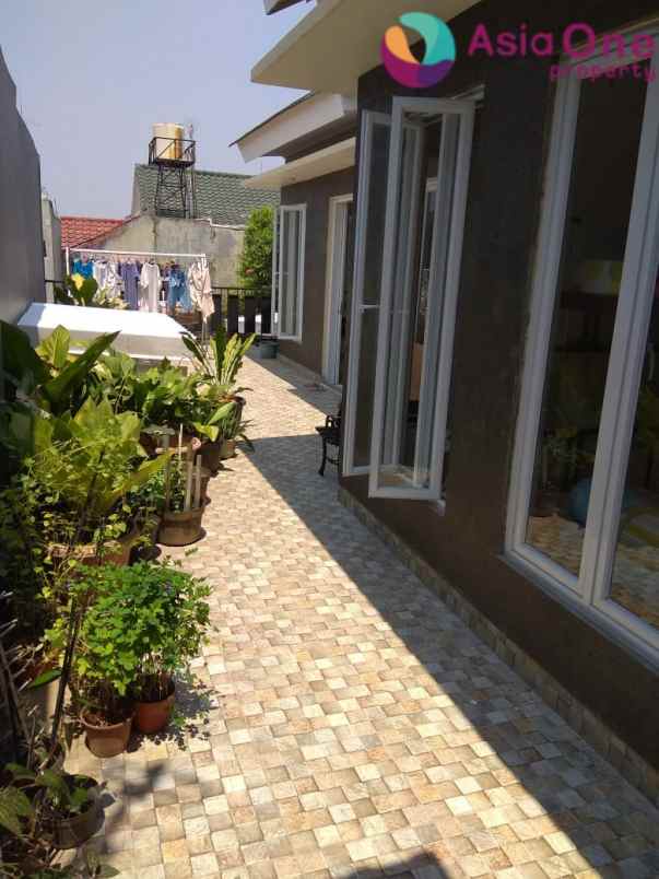 dijual rumah villa melati mas