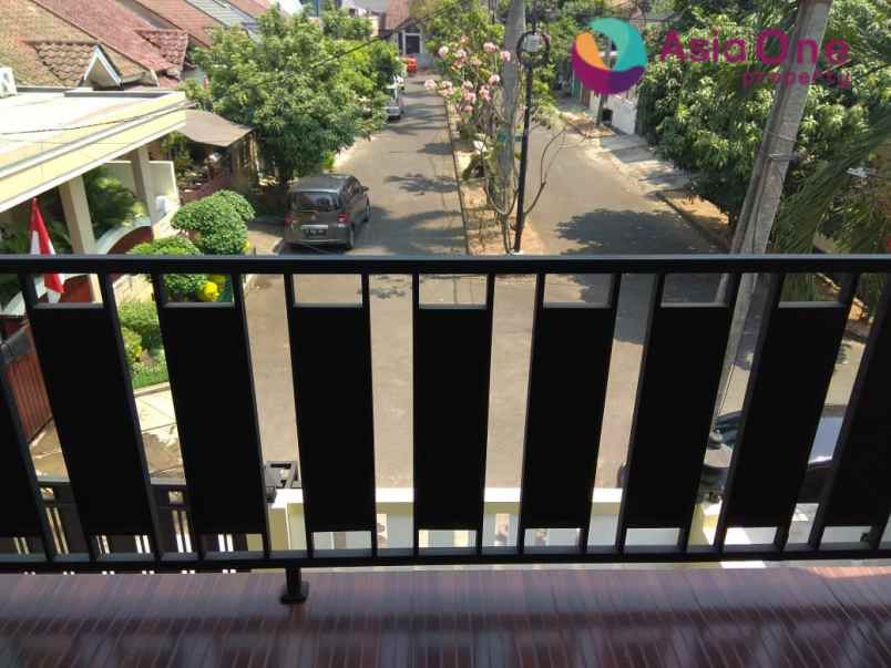 dijual rumah villa melati mas