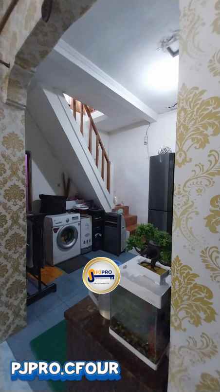 dijual rumah villa mutiara gading 1