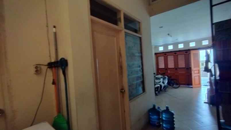 dijual rumah villa permata gading