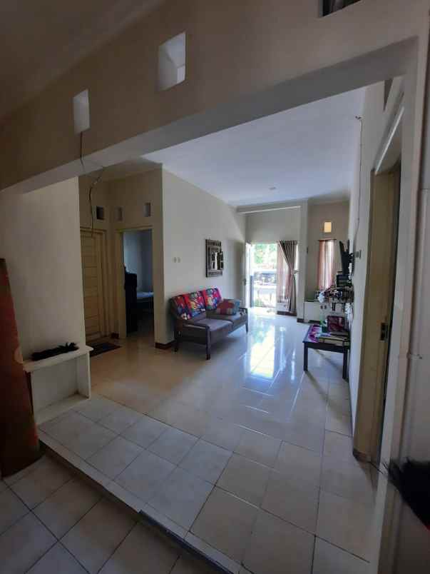 dijual rumah wirokerten