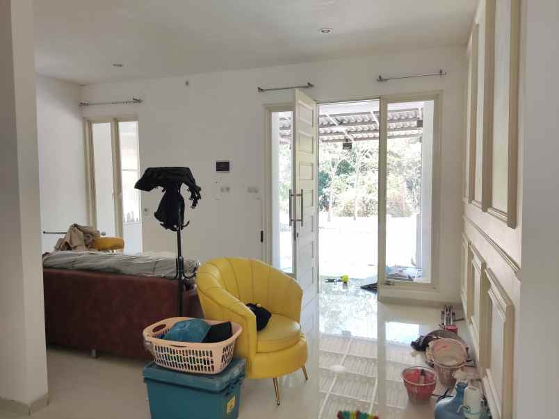 dijual rumah wisata semanggi