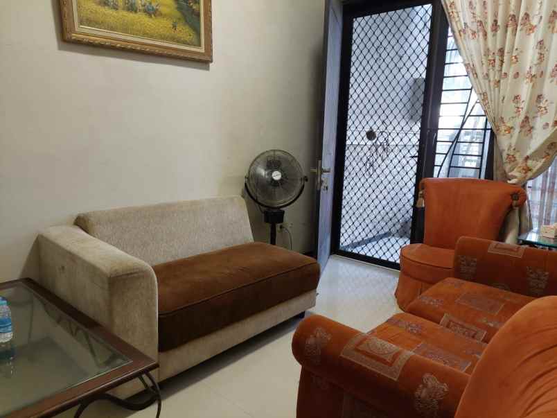 dijual rumah wisma kedung asem indah