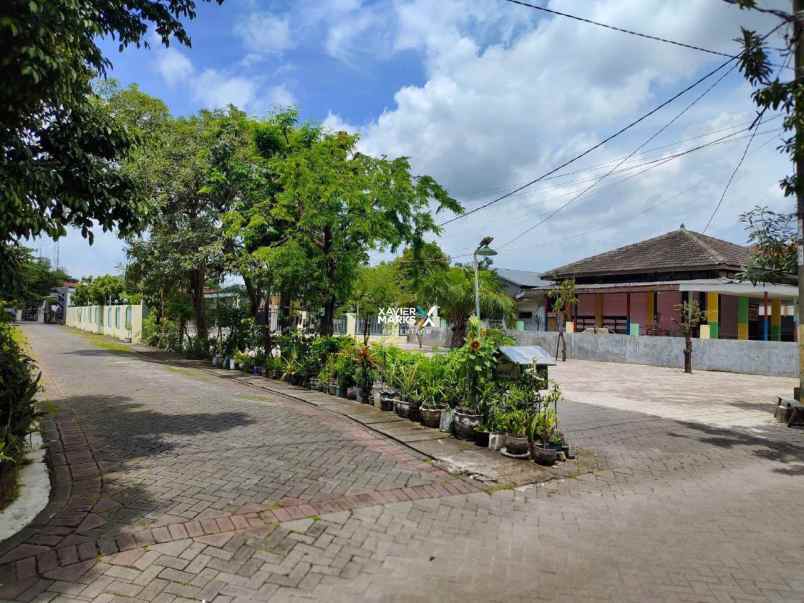 dijual rumah wisma lidah kulon