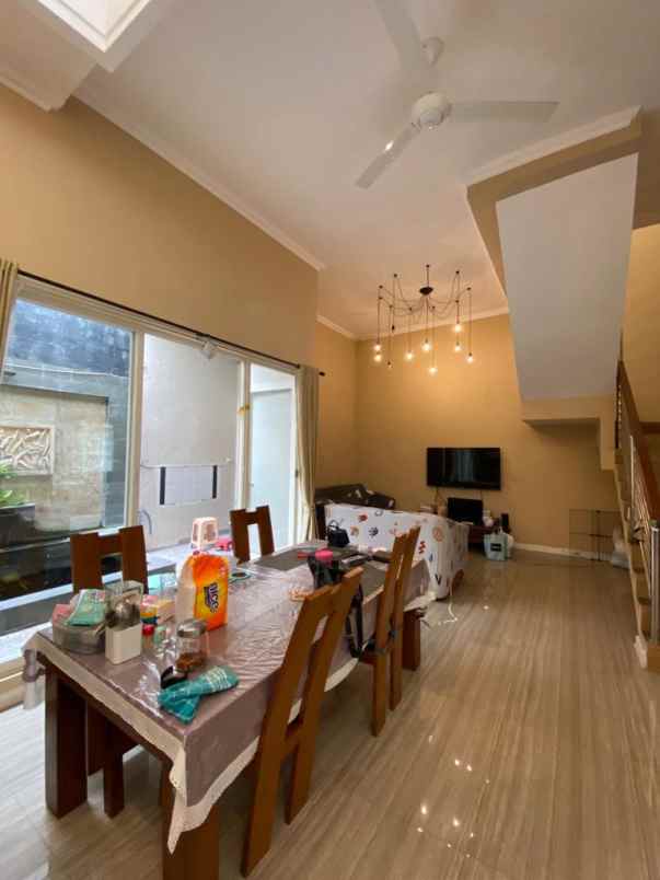 dijual rumah wisma permai