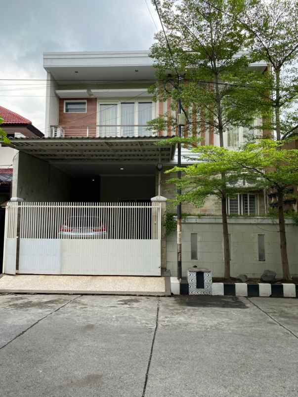 dijual rumah wisma permai