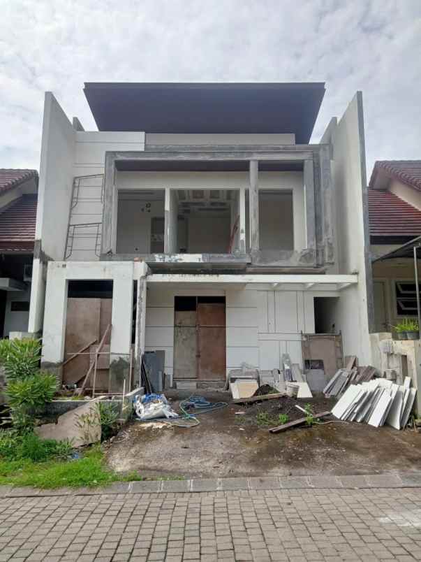 dijual rumah woodland citraland