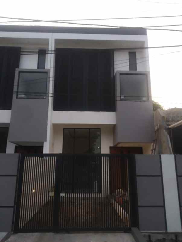 dijual smart home di pandugo baru